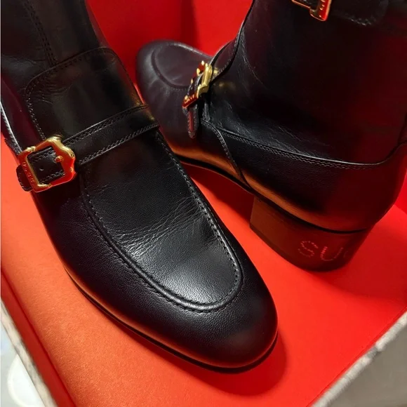 Gucci Boots with Artwork Box & Dusters - Picture 5 of 17